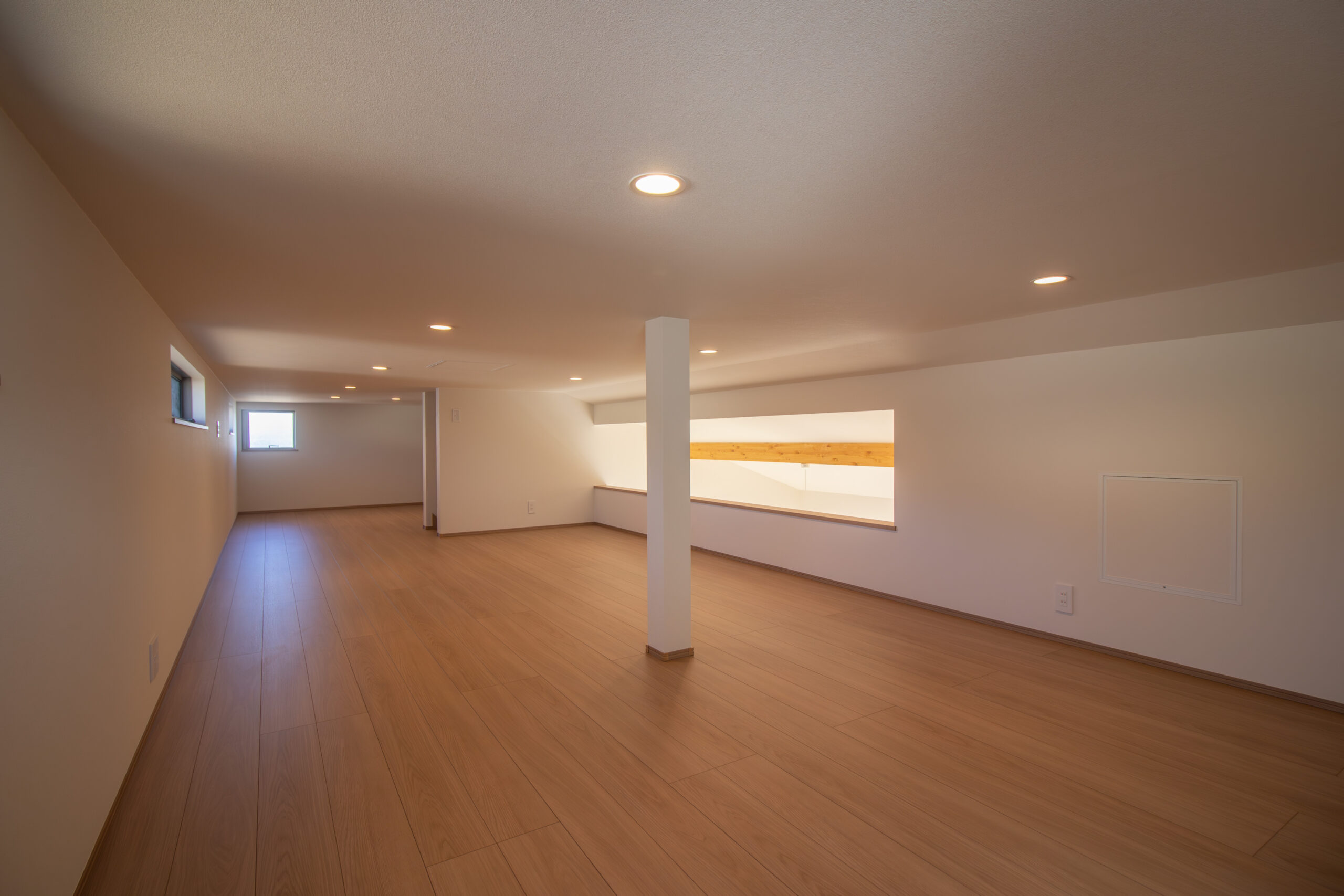 1.5階建ての小屋裏